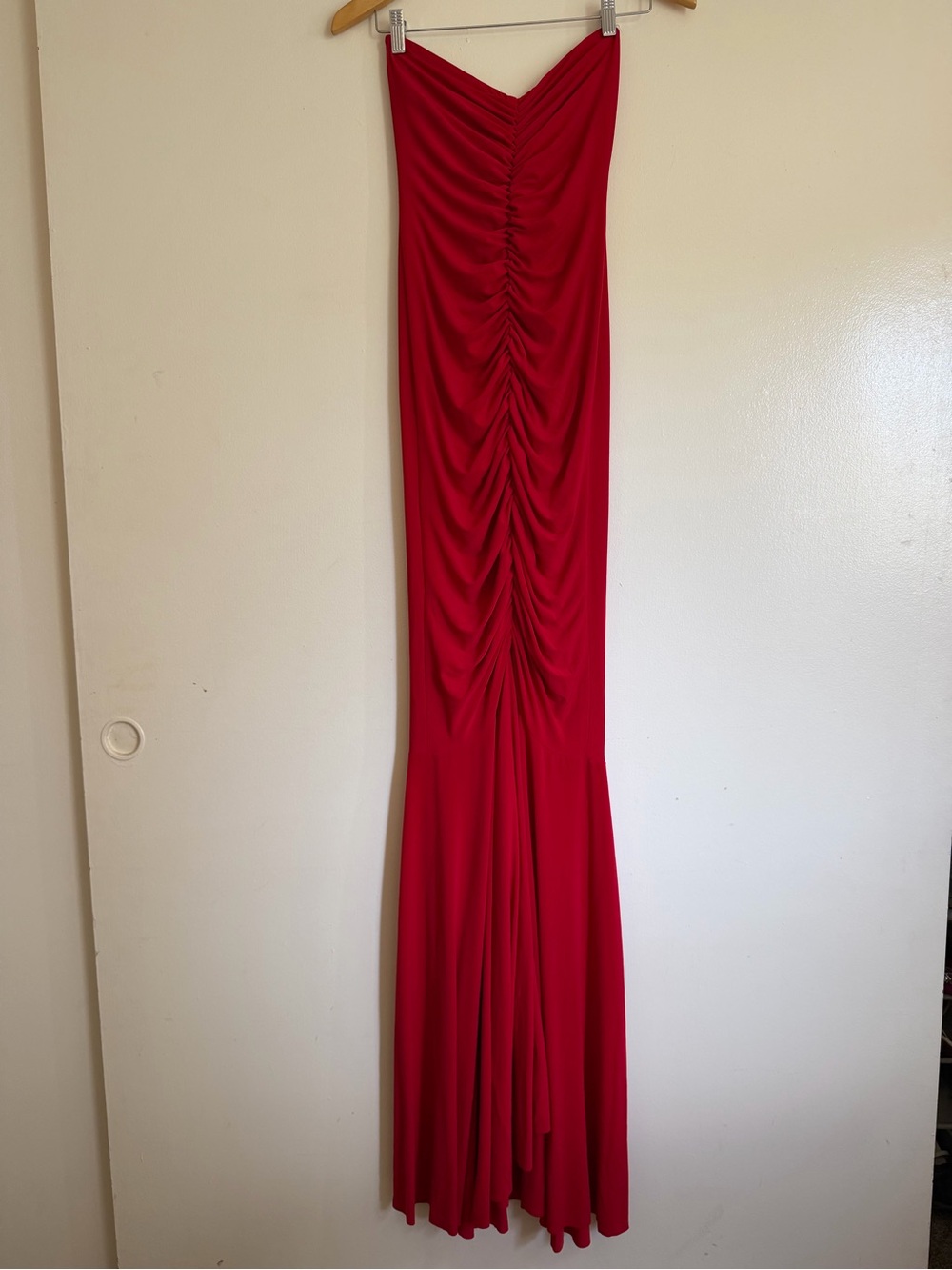 Norma Kamali X REVOLVE Strapless Shirred Front Fishtail Gown in Tiger Red - Picture 4 of 9